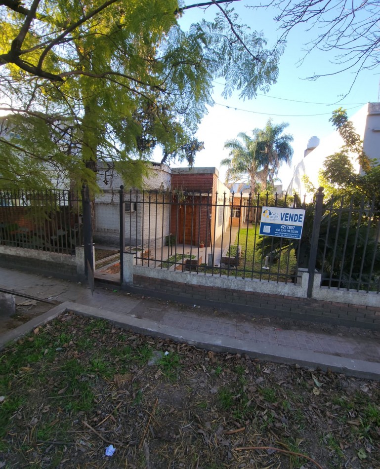 CASA A LA VENTA EN AVENIDA ALMAFUERTE 