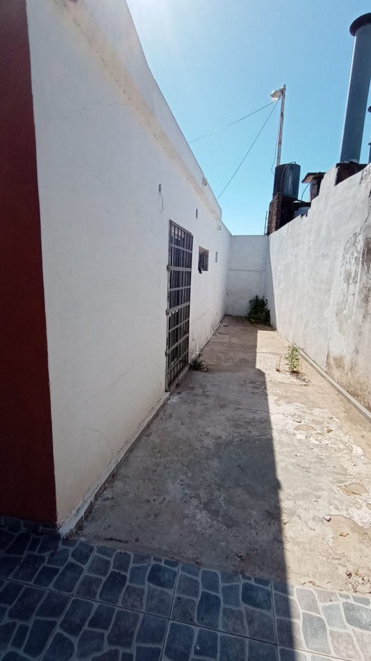 CASA EN VENTA CALLE JUSTO STAY CON LOCAL Y TERRENO