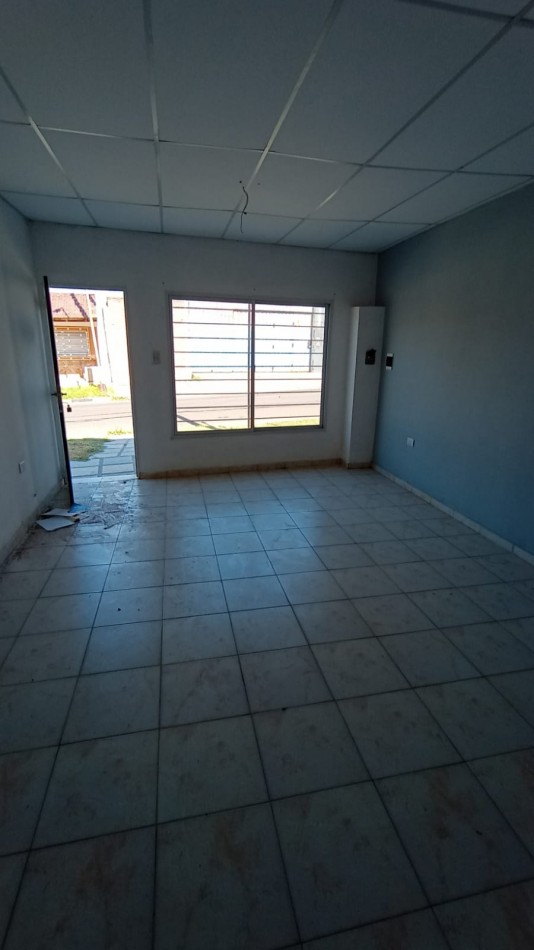 CASA EN VENTA CALLE JUSTO STAY CON LOCAL Y TERRENO