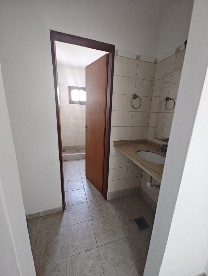 DUPLEX COMPLEJO INTERNO EN VENTA CALLE LAPRIDA AL 700