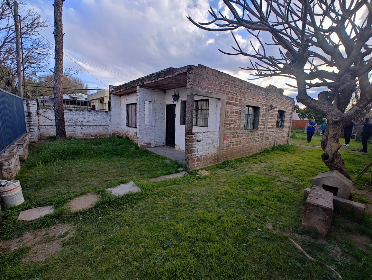 CASA A RECICLAR CALLE ROSARIO VERA PEÑALOZA 