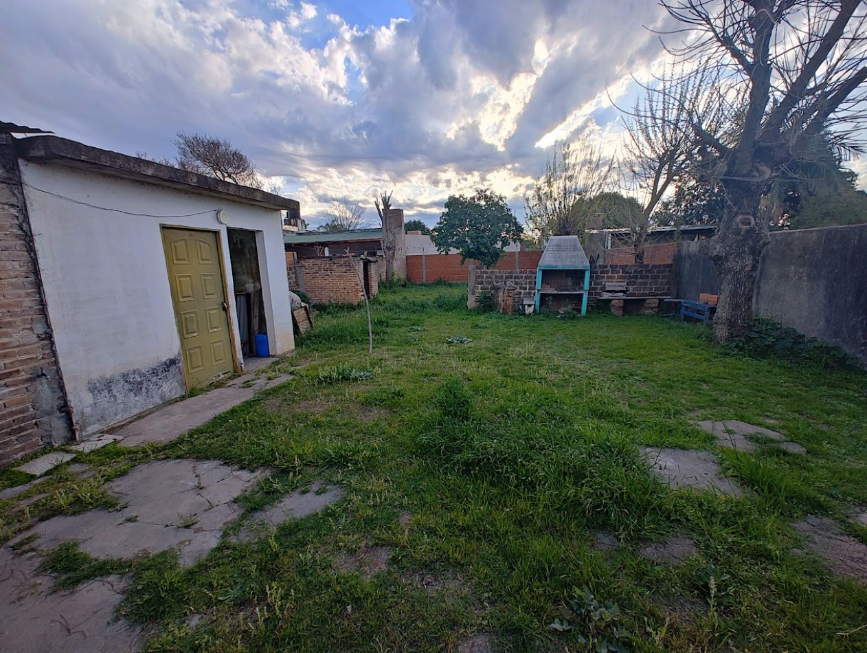 CASA A RECICLAR CALLE ROSARIO VERA PEÑALOZA 