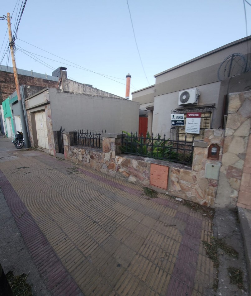 CASA A RECICLAR EN AVENIDA RAMIREZ Y FELICIANO