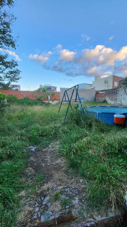 CASA A RECICLAR EN AVENIDA RAMIREZ Y FELICIANO