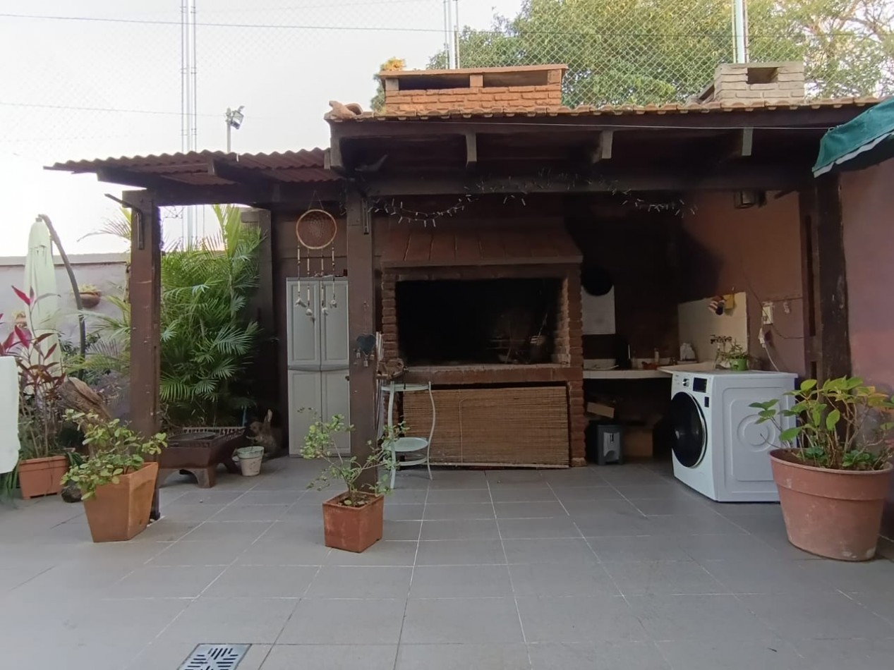 HERMOSA CASA - ZONA SANTA TERESITA - 