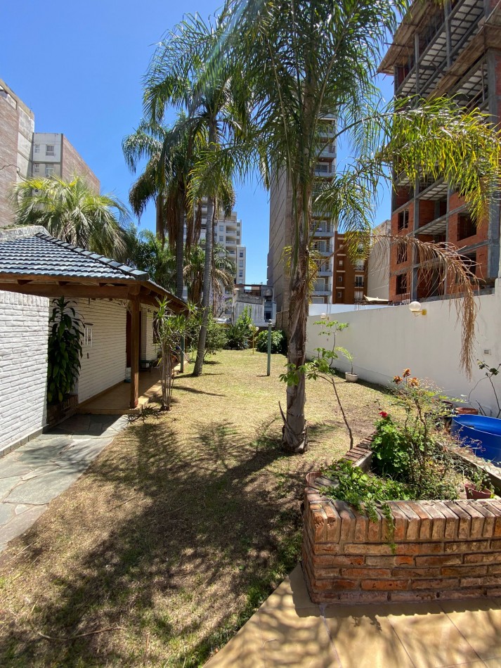 CASA A LA VENTA EN ZONA PARQUE 