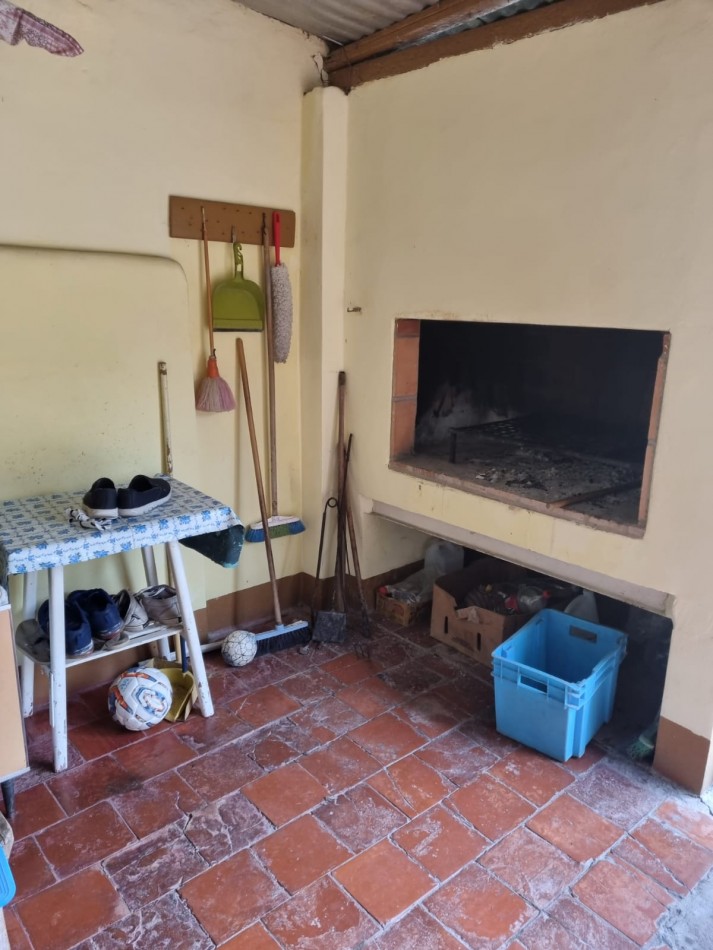 CASA A LA VENTA EN CALLE SALVARINI