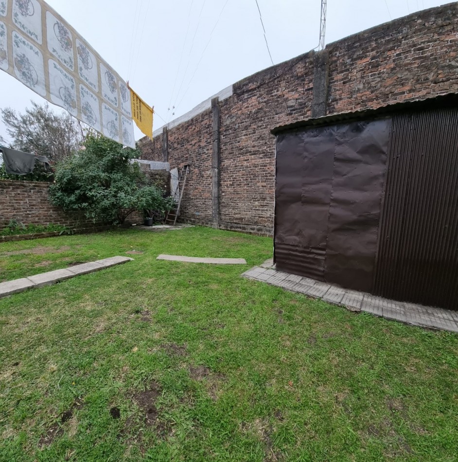 CASA A LA VENTA EN CALLE SALVARINI