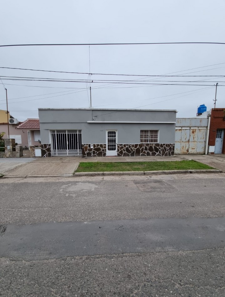 CASA A LA VENTA EN CALLE SALVARINI