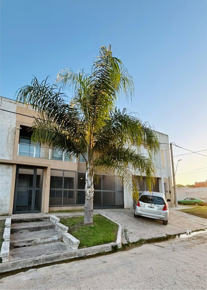  IMPORTANTE CASA A LA VENTA EN ZONA CAPUTO Y NEWBERY