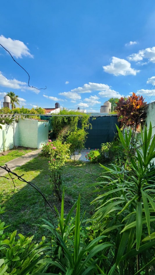 CALLE TACUARI CASA A LA VENTA 