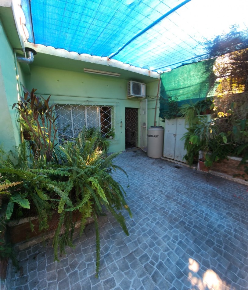 CALLE TACUARI CASA A LA VENTA 