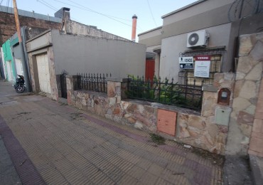 CASA A RECICLAR EN AVENIDA RAMIREZ Y FELICIANO